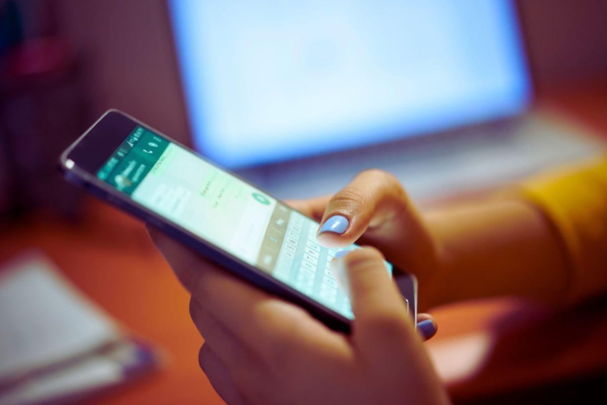 WhatsApp, il trucco segreto per sapere dove si trovano i tuoi contatti in tempo reale